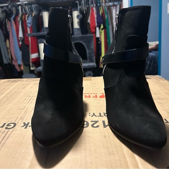Black ankle boots - Picture 2 of 3